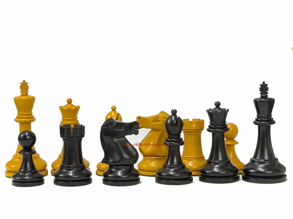 K0010 - 1972 Championship Fischer Spassky Antiqued Chess Pieces